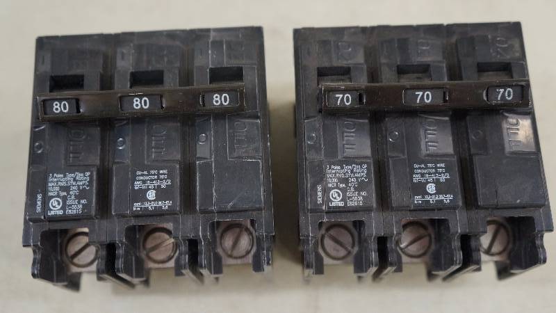 lot 265 image: Siemens 70 Amp & 80 Amp 3 Pole 240V  Type QP Q370 & Q380 Circuit Breakers