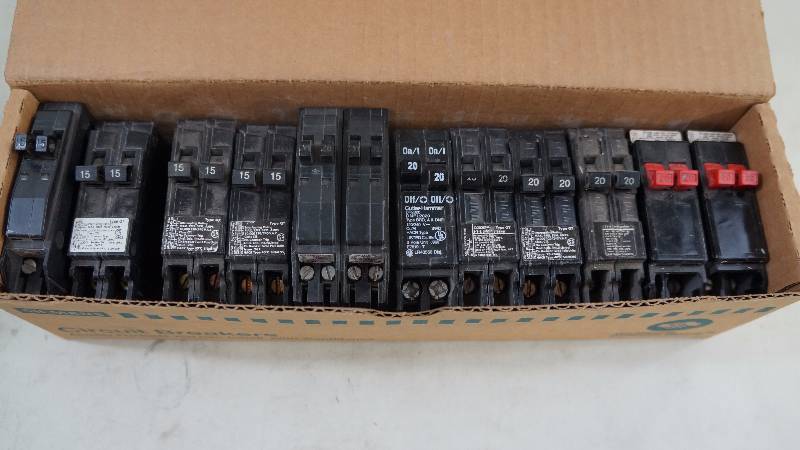 lot 275 image: Mixed Lot of 12 Toggle Circuit Breakers