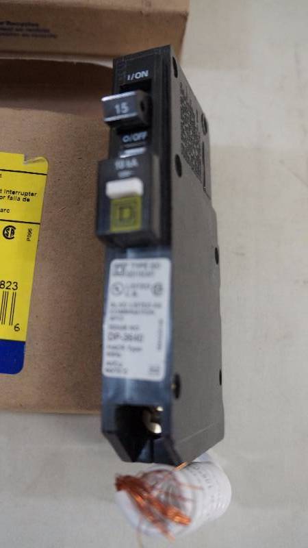 lot 276 image: Mixed Lot of 5 NIB Square D Circuit Breakers & Ground Fault Interrupters