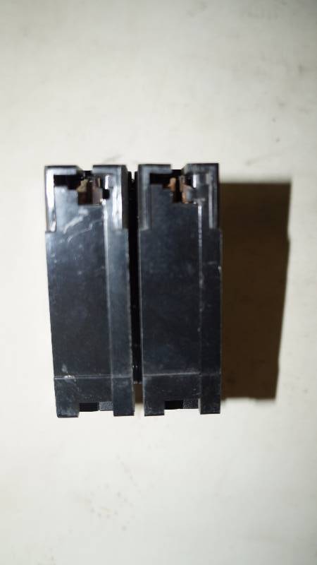 lot 300 image: Mixed Lot of 6 Challenger Circuit Breakers