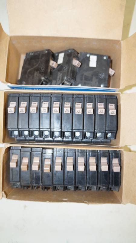 lot 302 image: Qty 24 NIB Cutler-Hammer Eaton CH120 20 Amp 1 Pole Circuit Breakers