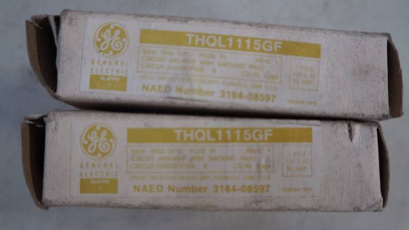lot 306 image: Qty 3 GE Circuit Breakers with Ground Fault Circuit Interrupter - 15 Amp & 20 Amp