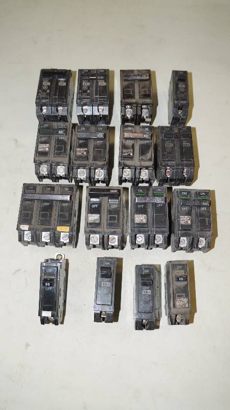 lot 307 image: Mixed Lot of 16 GE Circuit Breakers