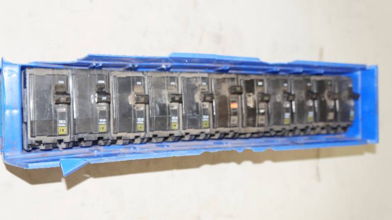 lot 334 image: Mixed Lot of 11 Square D 2 Pole 20, 25, 30, 40 & 50 Amp Circuit Breakers