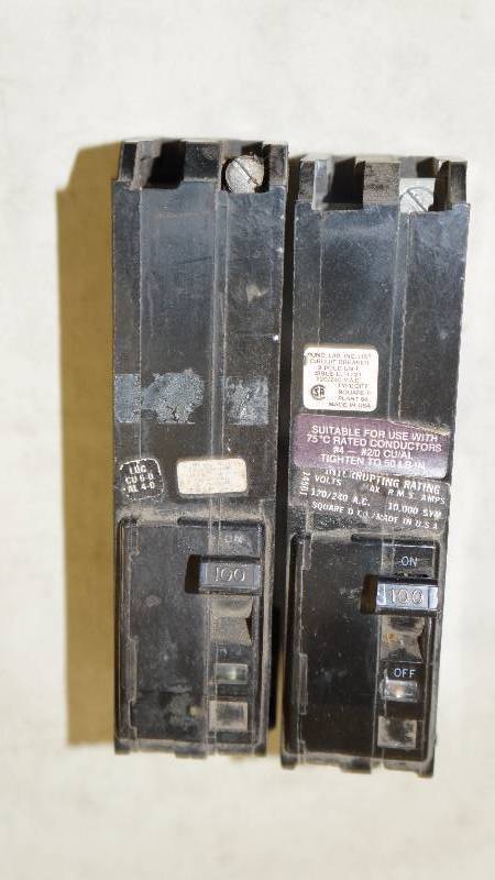 lot 342 image: Qty 2 Square D 100 Amp 2 Pole 120240 VAC 10k SYM Type QITF Circuit Breakers
