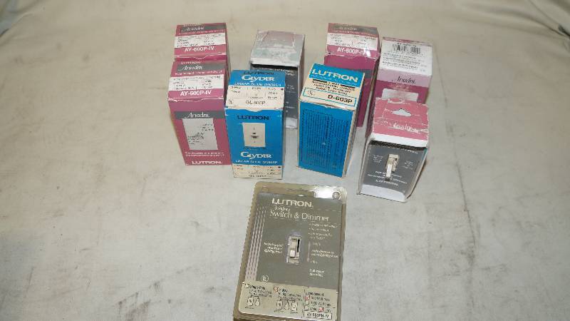 lot 385 image: Mixed Lot of 9 Ivory 600 Watt Lutron Dimmers
