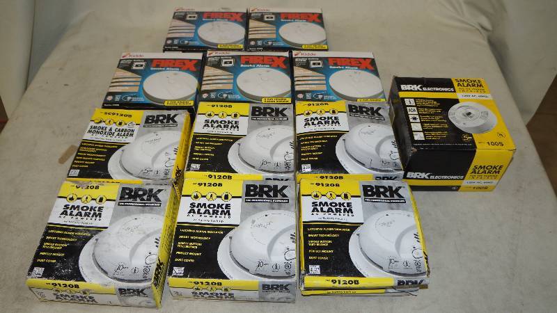 lot 421 image: Mixed Lot of Smoke Detectors and Smoke & Carbon Monoxide Detectors