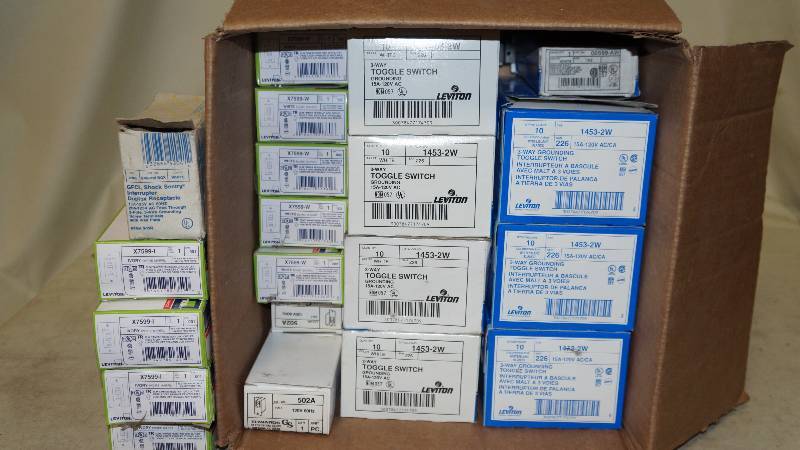 lot 442 image: Mixed Lot of NIB Switches, Receptacles & Outlets
