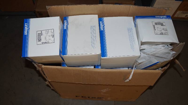 lot 449 image: Mixed Lot of NIB Leviton Plastic Face Plates
