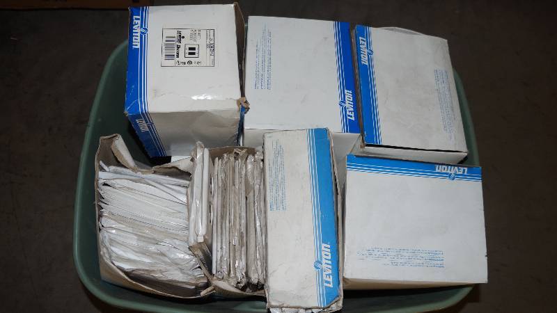lot 466 image: Mixed Lot of NIB Leviton Plastic Face Plates