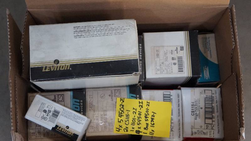 lot 472 image: Misc. Lot of NIB Receptacles & Switches