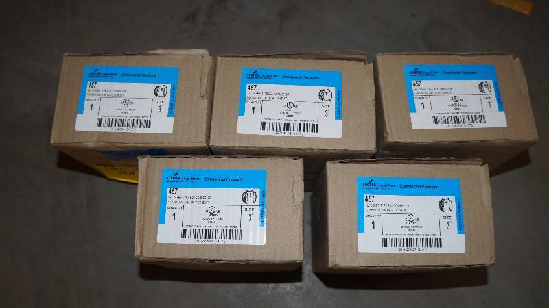 lot 494 image: Qty 5 NIB Sealed Cooper Crouse-Hinds Commercial Products 3 Set Screw Type Box Connectors