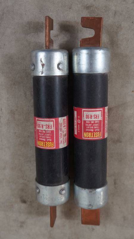 lot 503 image: Qty 2 Fusetron Dual Element Time Delay Current Limiting Class RK5 600 Volt Fuses