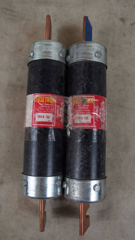 lot 530 image: Qty 2 Fusetron Dual Element Time Delay CL Class RK5 150 Amp Fuses