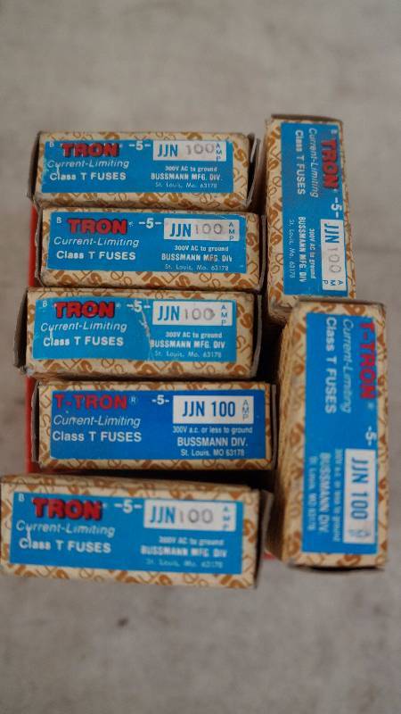 lot 521 image: Mixed Lot of 35 Buss Tron & T-Tron Fuses
