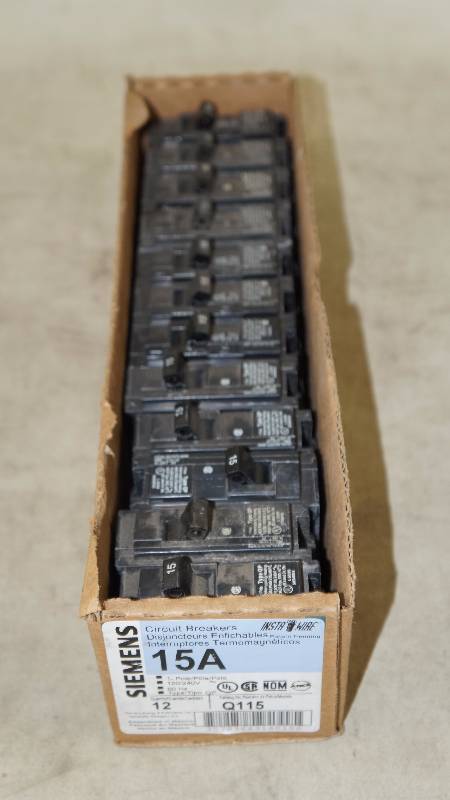 lot 572 image: Qty 12 NIB Siemens 15 Amp 1-Pole Q115 Circuit Breakers