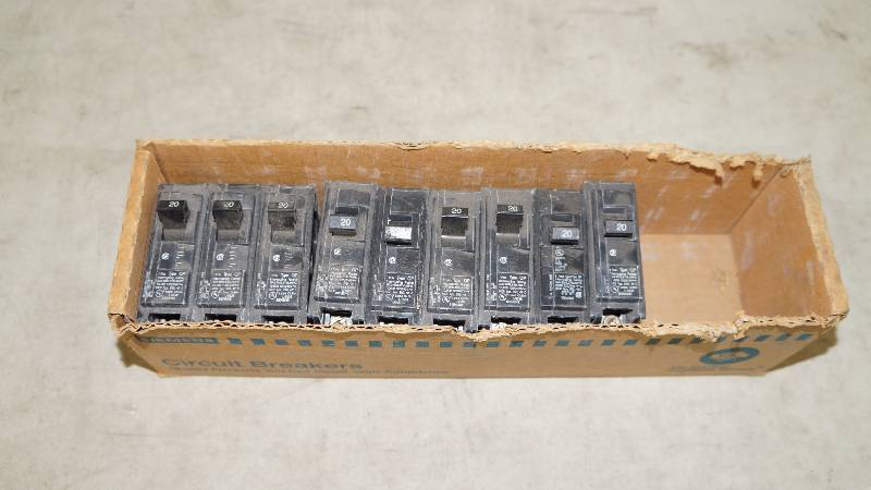 lot 593 image: Qty 9 NIB Siemens 20 Amp 1-Pole Q120 Circuit Breakers