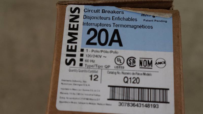 lot 589 image: Qty 12 NIB Siemens 20 Amp 1-Pole Q120 Circuit Breakers