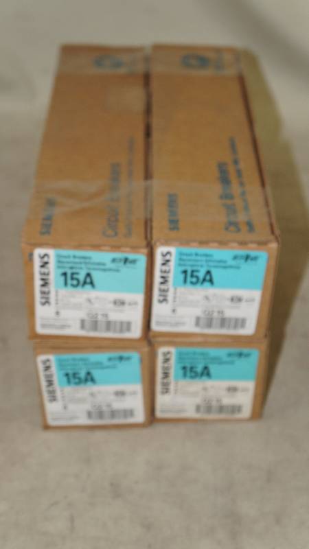 lot 636 image: Qty 24 NIB Siemens 15 Amp 2-Pole Q215 Circuit Breakers