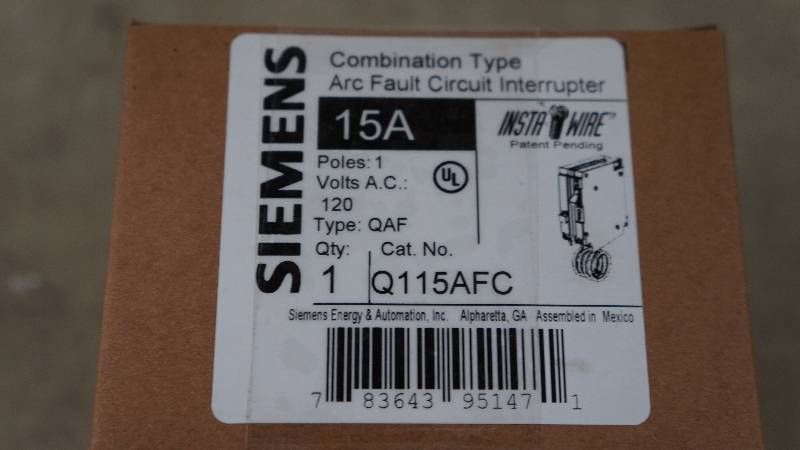 lot 610 image: Qty 4 NIB Siemens 15 Amp 1-Pole 120 Volts AC Combination Type Arc Fault Circuit Interrupter