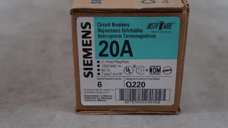 lot 654 image: Qty 6 NIB Siemens 20 Amp 2-Pole Q220 Circuit Breakers