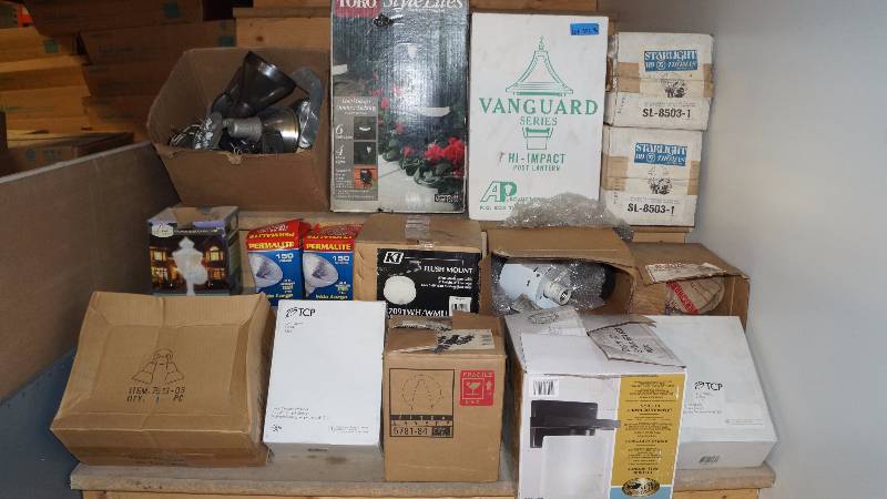 lot 358 image: Mixed Lot of Various Lighting