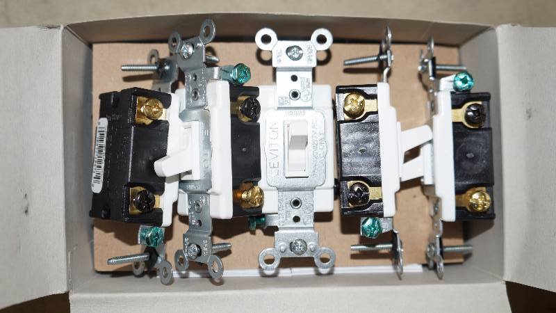 lot 486 image: Qty 200 NIB Sealed Leviton 3-Way Grounding Toggle Switches