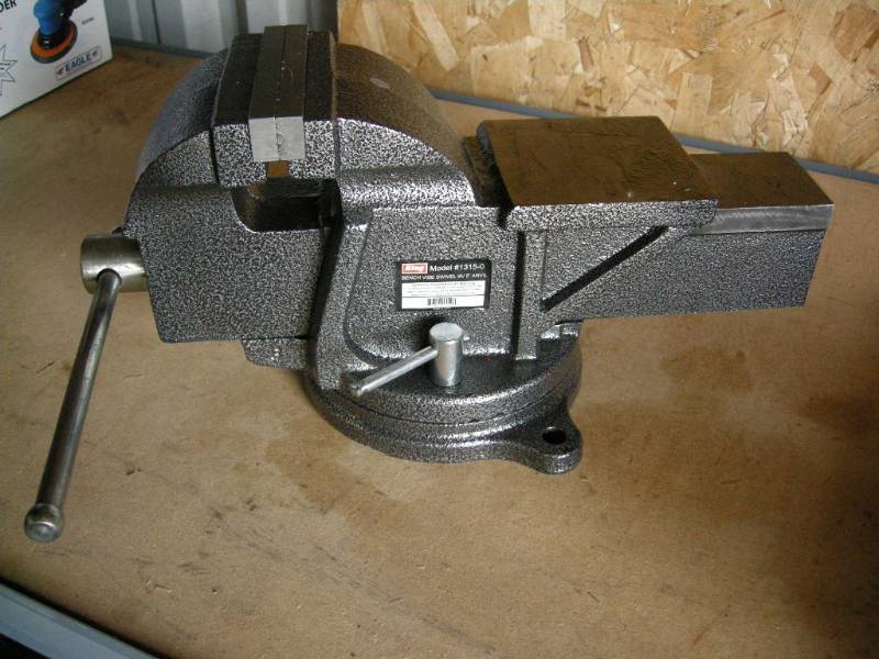 King 5 Swivel Bench Vise with Anvil