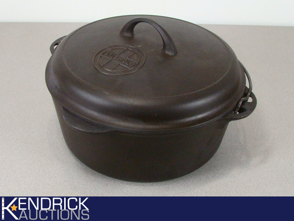 Cast Iron Griswold Dutch Oven No. 9 with Lid