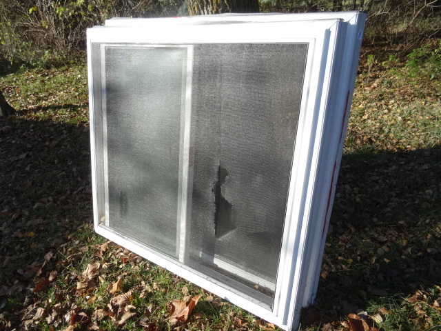 lot 8 image: 2 windows