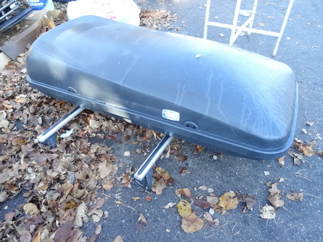 lot 11 image: car top carrier