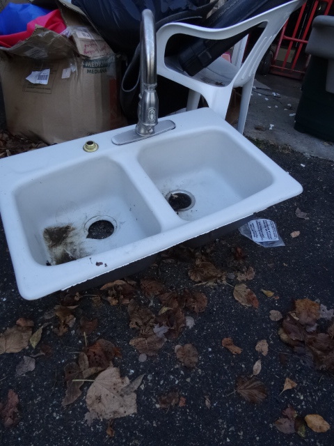 lot 25 image: double basin cast iron sink