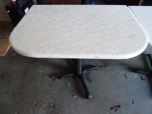 lot 41 image: table metal frame soft top