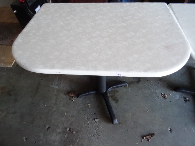 lot 44 image: table metal frame soft top