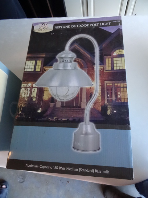 lot 62 image: 3 patriot lighting post light