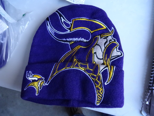 lot 68 image: 7 minnesota vikings stocking caps