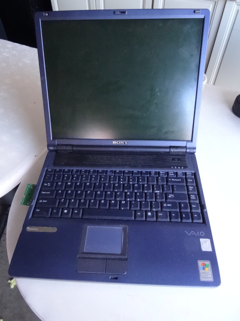 lot 71 image: sony vaio laptop