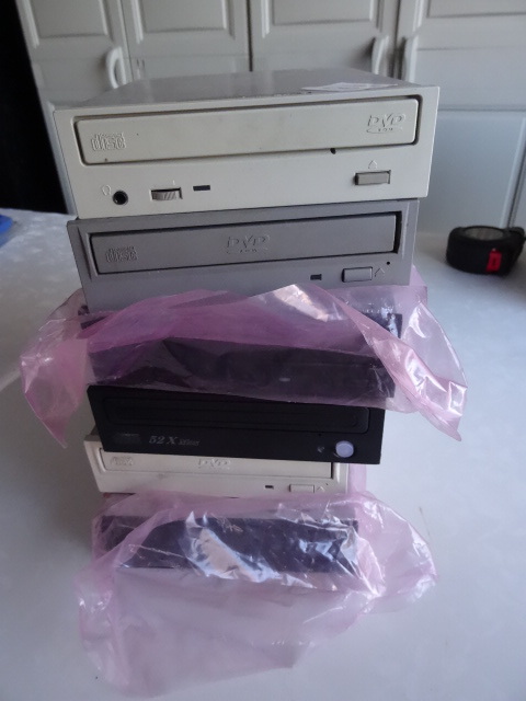 lot 84 image: 6 misc. cd and dvd computer disc drive