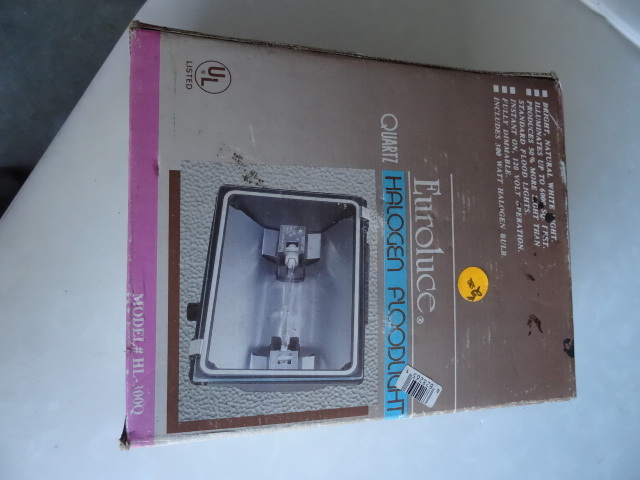lot 87 image: halogen flood light