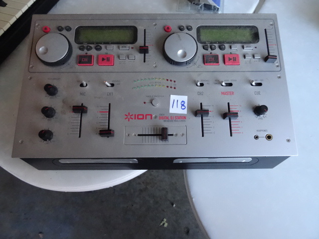 lot 118 image: ion digital dj station icd02k with karaoke vocal cancel