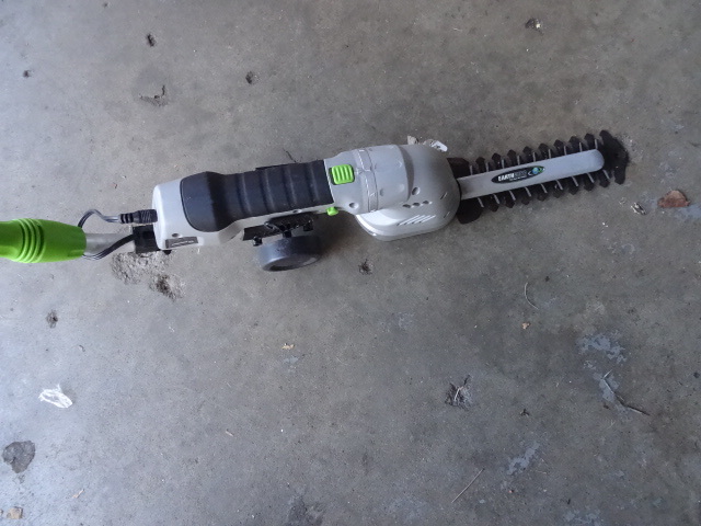lot 125 image: earthwise rechargable trimmer on wheels