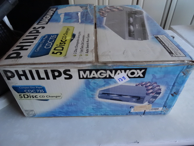 lot 135 image: phillips magnavox compact disc player cdc735
