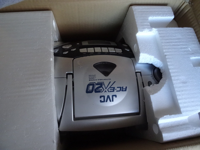 lot 140 image: jvc cd portable system rc-ex20s