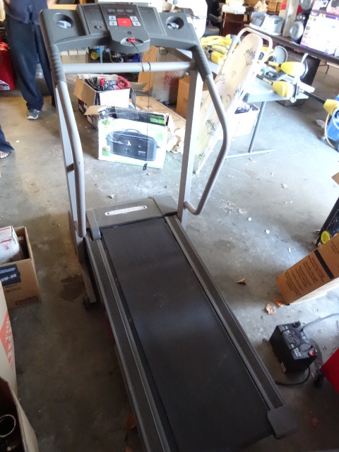 lot 161 image: weslow cadence model c42 treadmill