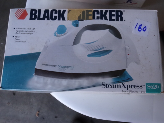 lot 180 image: black decker steam express iron s620