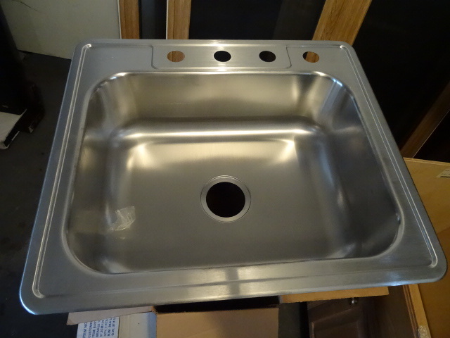 lot 189 image: stainless single basin sink 25x22