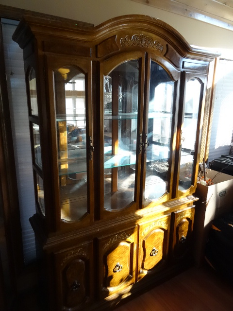 lot 195 image: china hutch