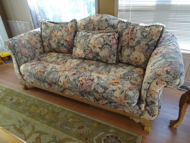 lot 196 image: living room set from hom furniture