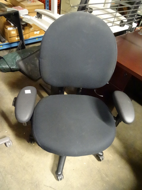 lot 133 image: Office Chair on Wheels