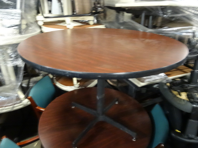 lot 221 image: 42 Metal Base Table